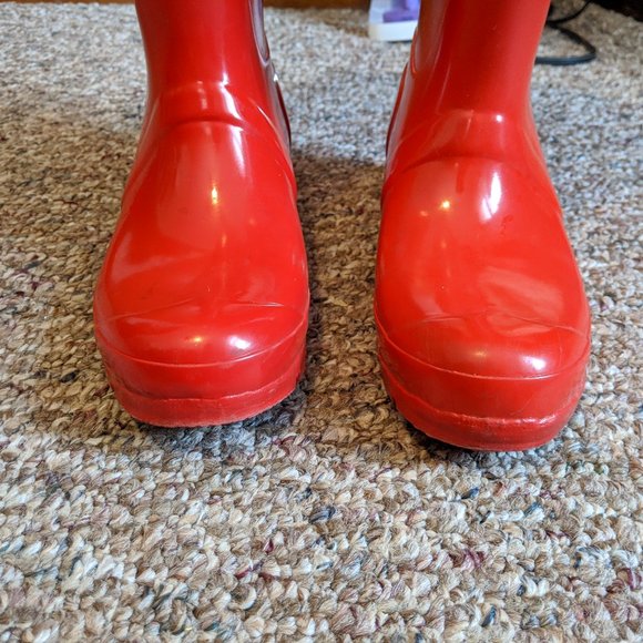 SOLD || Hunter Red Gloss Tall Boots - Picture 3 of 8